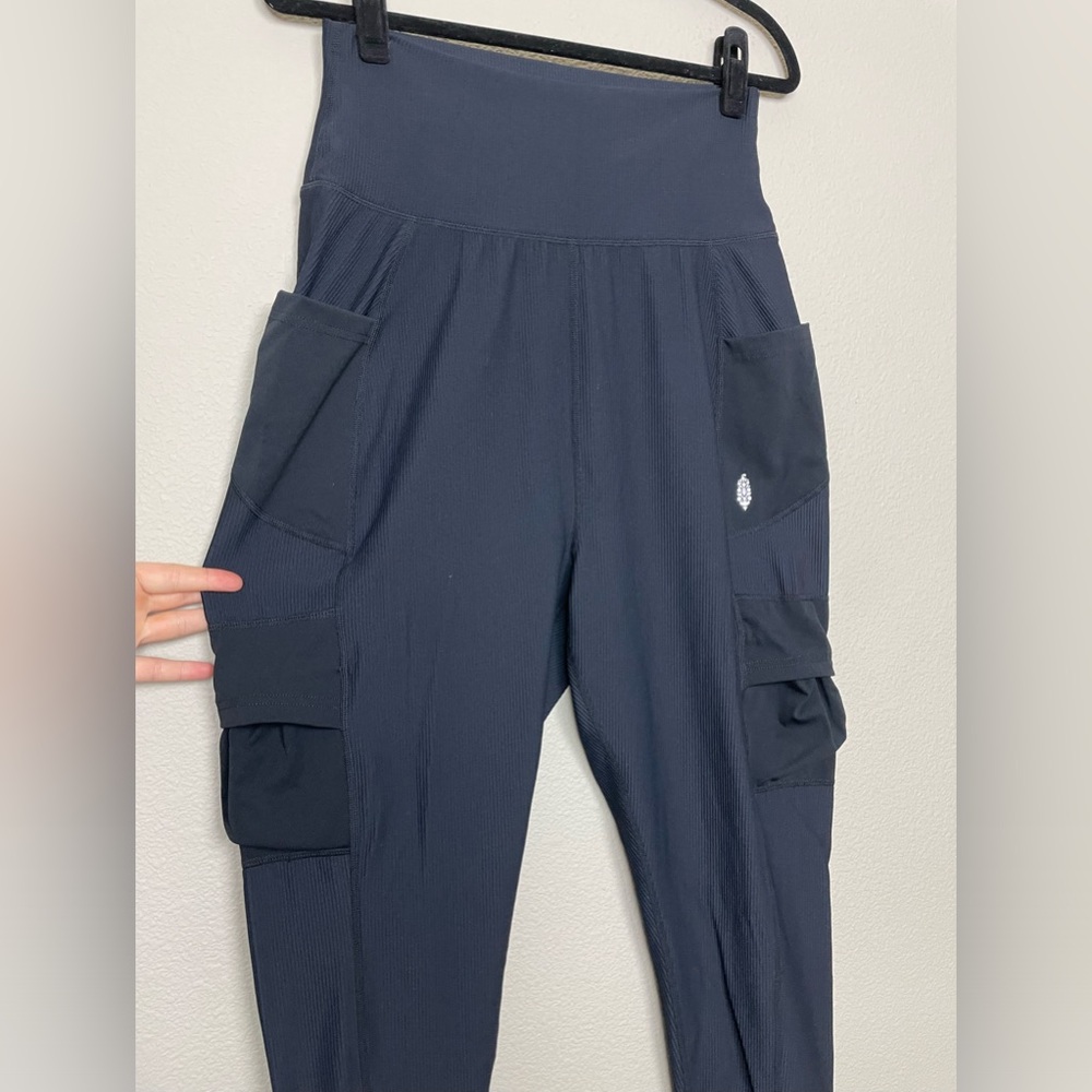 FREE PEOPLE Movement Women's Medium Take A Hike Ribbed Harem Pants Black Yoga - Picture 3 of 11